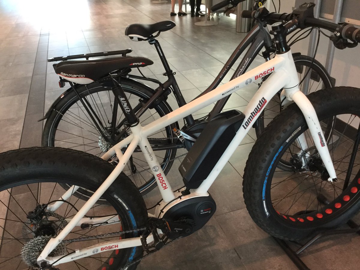 Retisostenibili's tweet photo. Un giro con una #bicicletta #sostenibile in centro a @TweetRiccione durante il Congresso nazionale dell'#efficienzaenergetica #CGRWeDo2016 https://t.co/QKCgfV0BXy