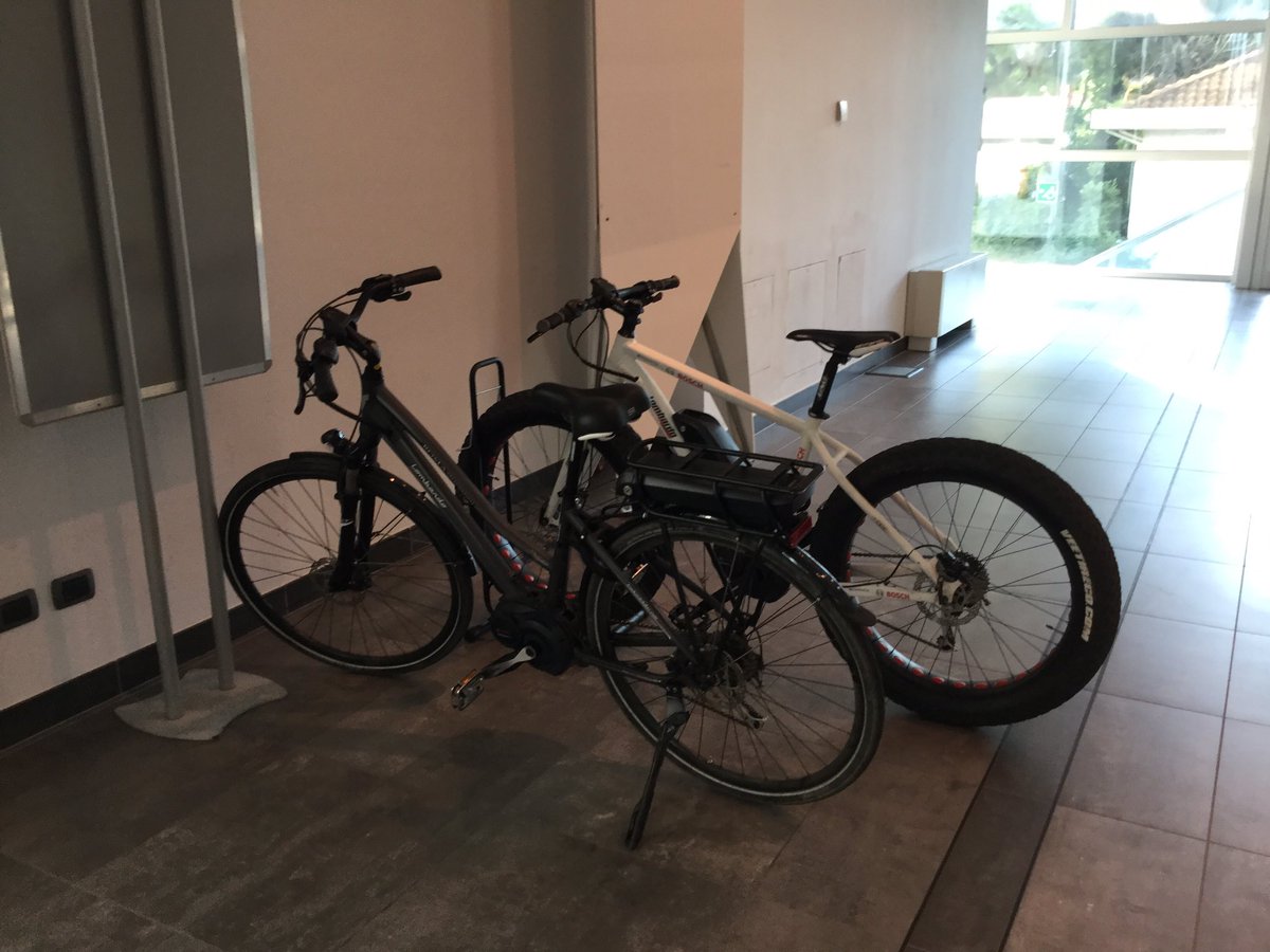 Retisostenibili's tweet photo. Un giro con una #bicicletta #sostenibile in centro a @TweetRiccione durante il Congresso nazionale dell'#efficienzaenergetica #CGRWeDo2016 https://t.co/QKCgfV0BXy