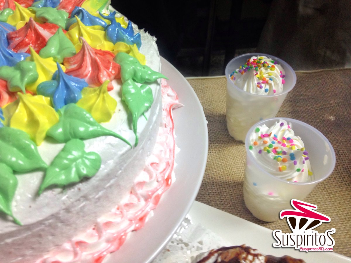 SuspiritosRD's tweet photo. Bizcocho dominicano 🇩🇴#foodlover #foodie #receta #recipe #supiritosrd #food #bizcocho #suspiro #bizcochodominicano #pastel #cake #meringue https://t.co/uFviXAdzwd