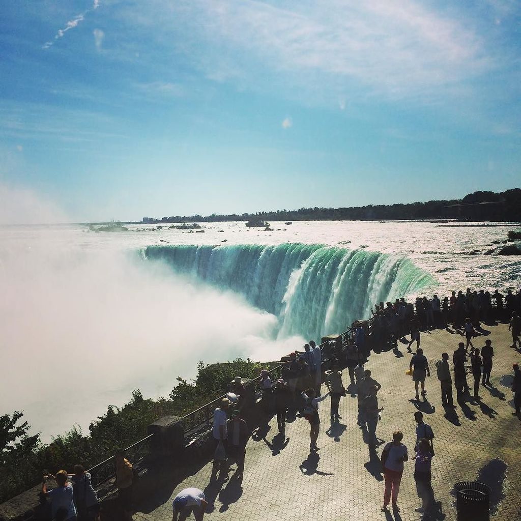 ELudviksDesigns's tweet photo. From the #capitol of #falls to THE falls :) #tourist #attractions #hamiltonfalls #niagarafalls https://t.co/uGP2UWhw9R