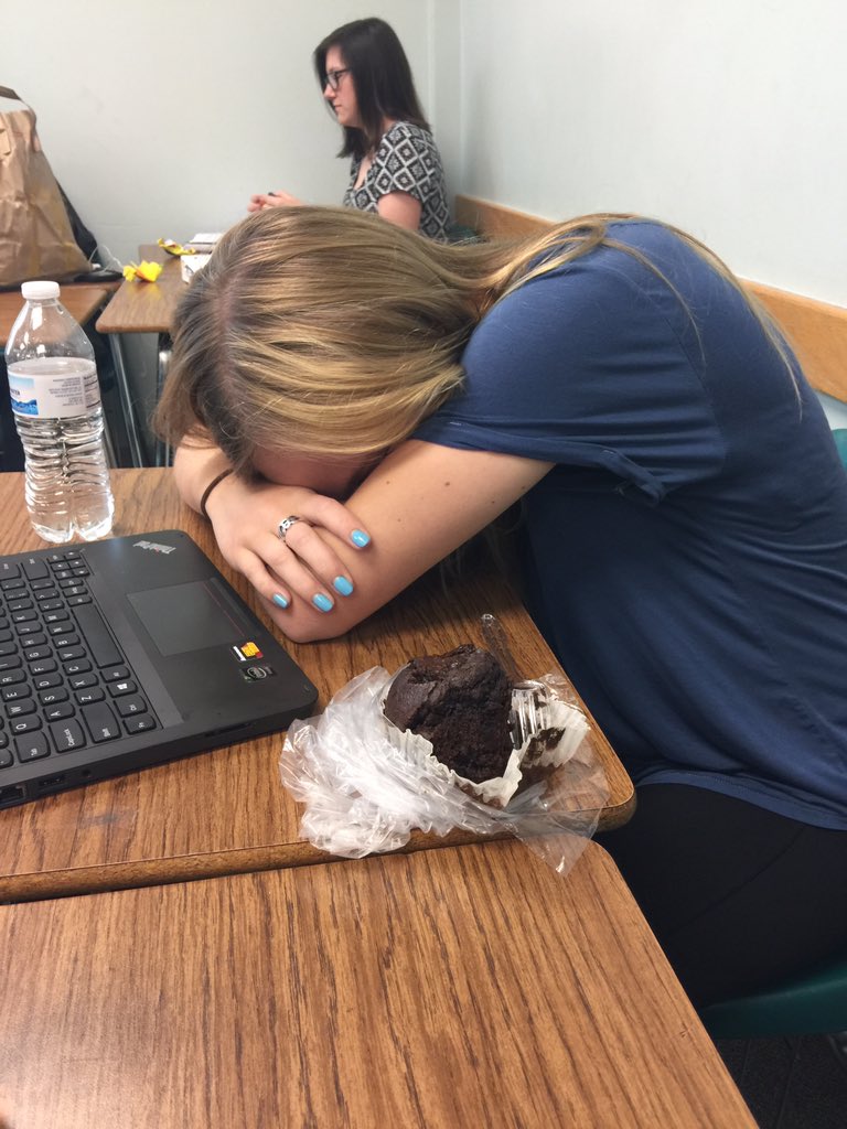 chloeeeglynnn's tweet photo. Ella está durmiendo. @jgutiSpanish https://t.co/UeaKGwtsTV
