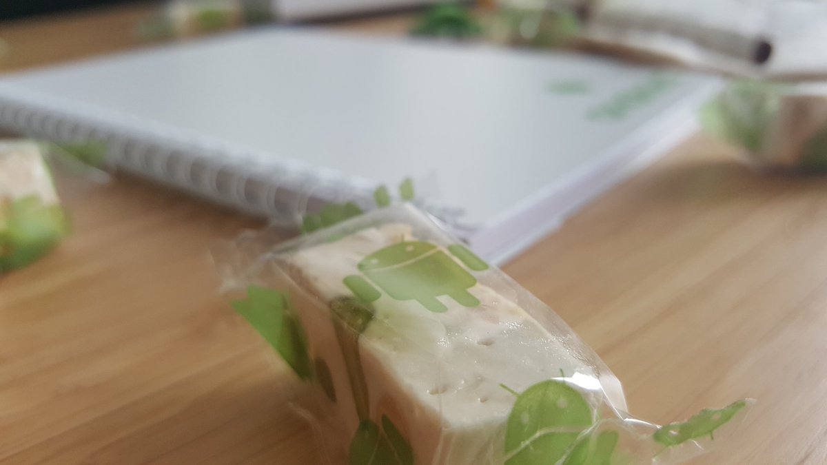 Annaelle_D's tweet photo. When a #launch is all about #fun and sweet treats! 😍✌🍬 #Google #AndroidNougat https://t.co/gJfMF4wjWt