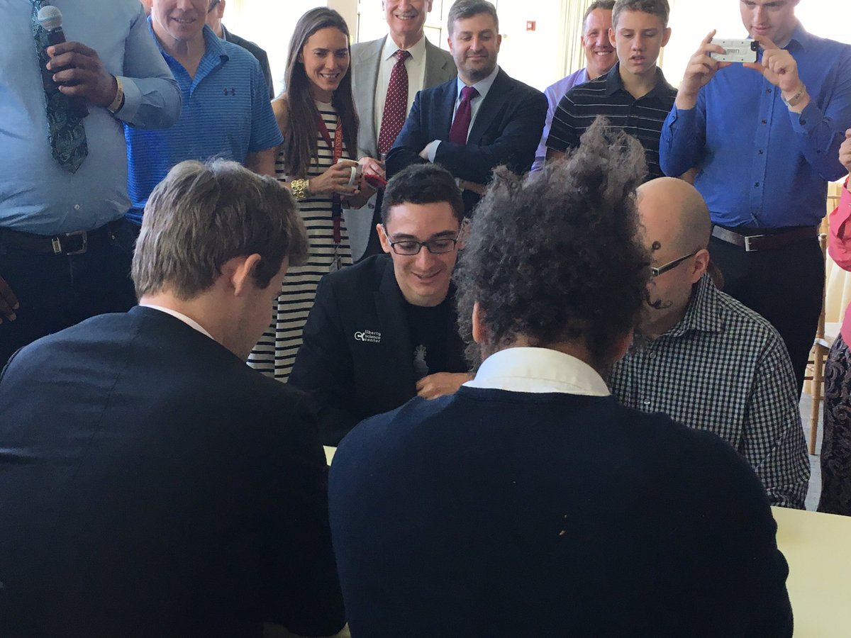 LibertySciCtr's tweet photo. Blitz with world #chess champ @MagnusCarlsen and USA champ @FabianoCaruana. #lscchess @hoffmanpaul https://t.co/m3x3pYsCf6