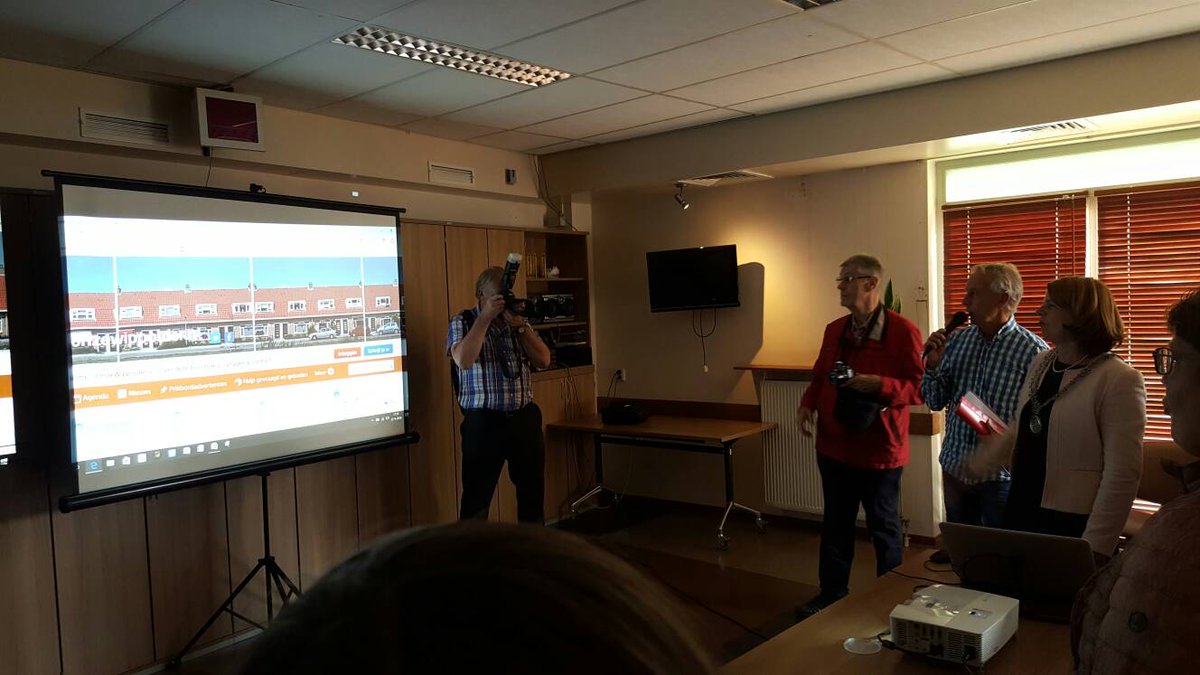 mijnbuurtje's tweet photo. En ze zijn live! Geopend door de burgemeester van Delft en samen met heel veel bewoners https://t.co/JanckxIBy0 https://t.co/19d15OfkQd