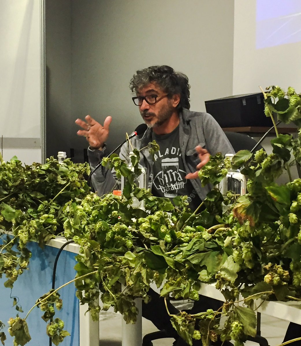 teomussobaladin's tweet photo. Il luppolo della mia Baladin Nazionale è piemontese anzi direi che è di #Piozzo. #Volerbeneallaterra perché è di tutti. #SalonedelGusto https://t.co/Wj87MnJjDl