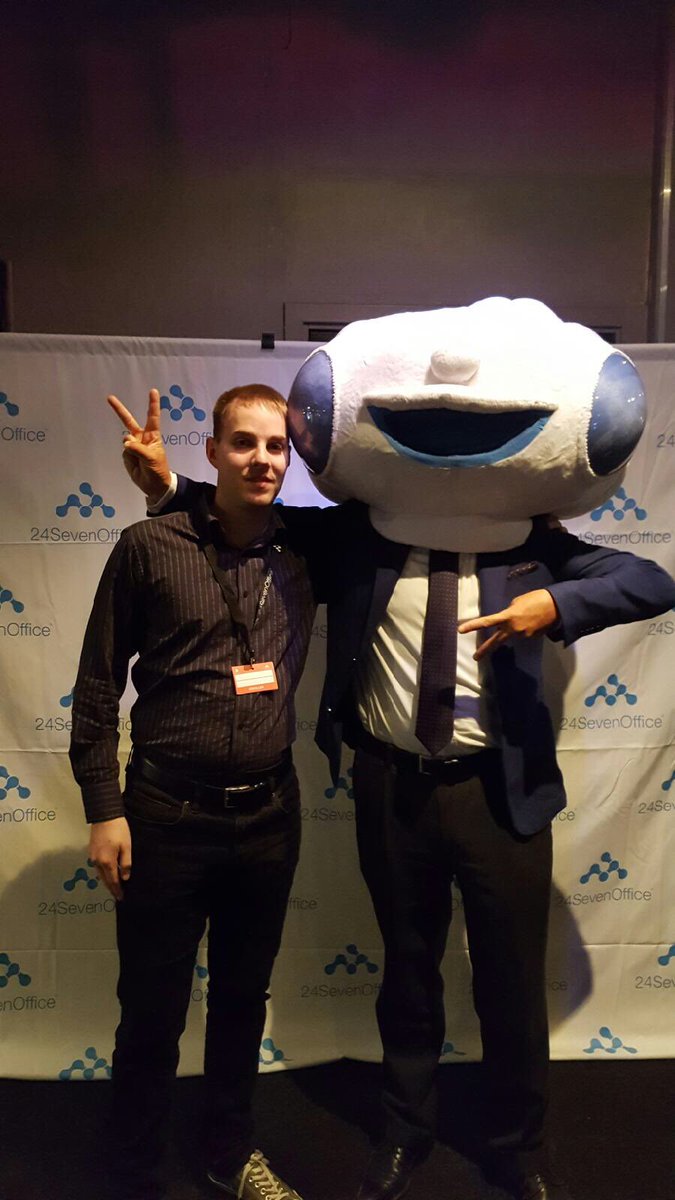 VReporting's tweet image. Oskar møter @CloudKnut #CloudCamp #24SevenOffice #SeeingBeyondTheNumbers