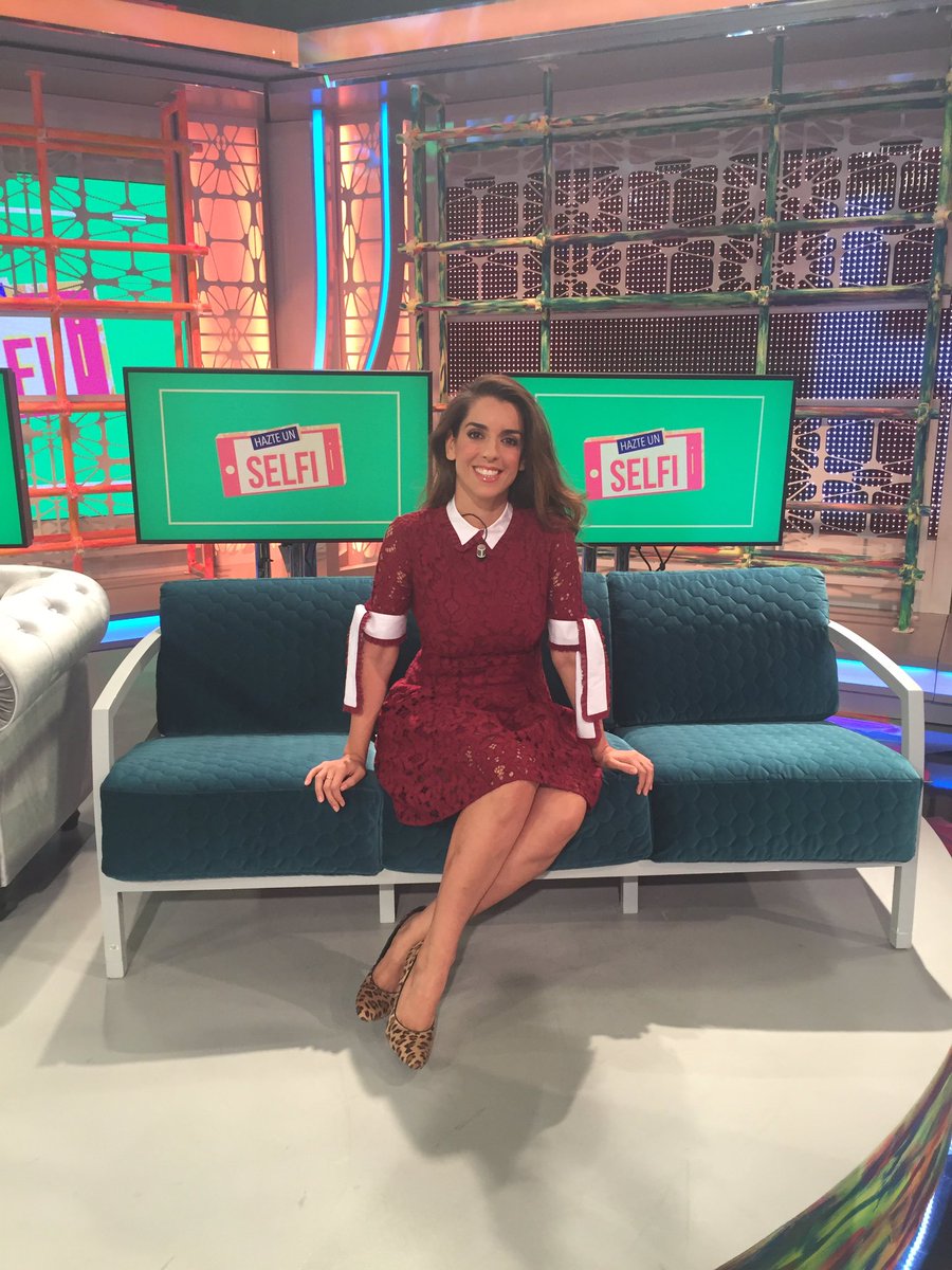 RuthLorenzo's tweet photo. Esta tarde estaré en @hazteunselfi de @cuatro con @urisabat y os contaré algo muy especial 💖🙋🏻 https://t.co/6FySeiyZki