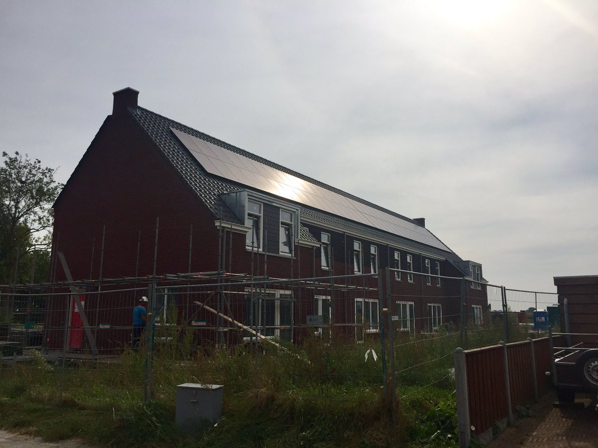 Wilsuminfo's tweet photo. Steigers nieuwbouw #BeterWonen worden afgebroken. Zicht wordt steeds beter. #gaathard https://t.co/gDLbIkdssc