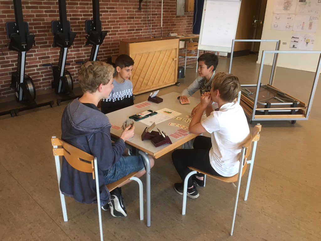 Dansk Skolebridge tweet media