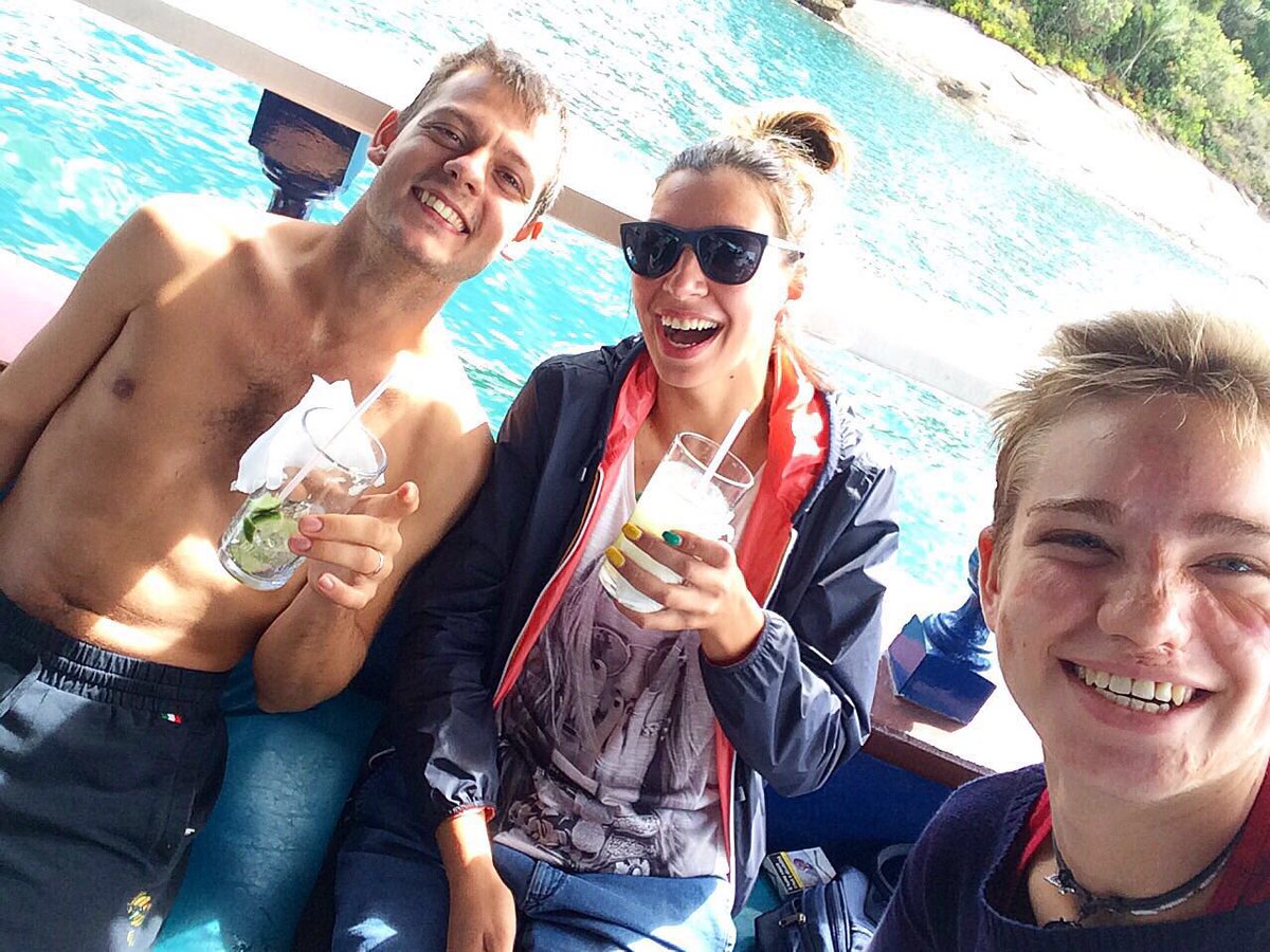 VioBebe's tweet photo. In assoluto le spiagge più belle del mondo 😍💕🇧🇷
#Paraty #Trinidade https://t.co/f7Weudmmgk
