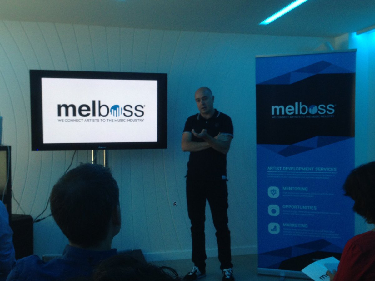 _ArmandoMarin_'s tweet photo. Manuel Colmenero @sonoboxestudio nos explica cómo es el proceso de #mentoring dentro de la plataforma @melbossmusic. #MelbossOpen2016 #Music https://t.co/B5unj9gTZC