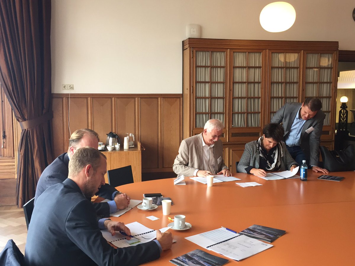 DHSSAgencies's tweet photo. DHSS & @projectsupport presentation & workshop about smart solutions #FLSMASH #smartmaintenance #RDM https://t.co/I38pSzJrJl