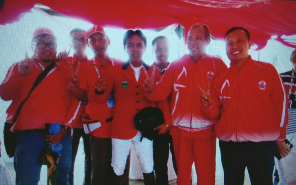 samadtuloh's tweet photo. Equestrian DKI Targetkan Satu Emas Lagi dari Dressage Pembinaan Beregu https://t.co/rkk9ziW9uO https://t.co/UbYeJVAWsD