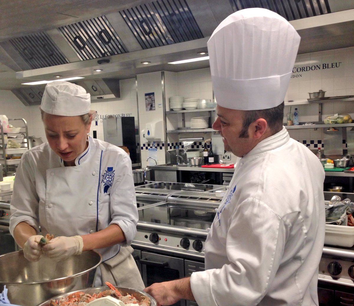 LeCordonBleuLDN's tweet photo. Here's Master Chef Anthony Boyd helping our alumni set up for tonight's @grub_club dinner! https://t.co/D2wLKMI6oE
