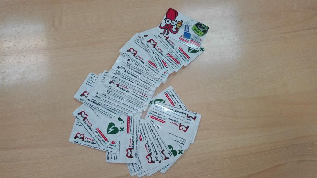 monstergando's tweet photo. Ya están aquí los carnés de Soporte Vital Básico de los profesores. ¡Conseguido!#porotrolatido @SalesianosSoto https://t.co/q72SuUF3ub