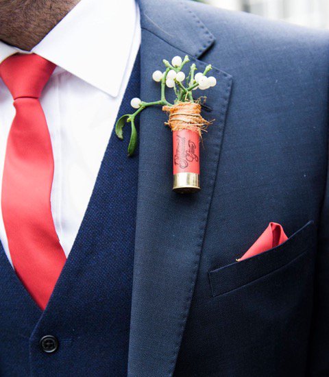 FUMSflowers's tweet photo. A buttonhole with a twist by @LittleLillies. The perfect accessory for any gentleman. #Wedding #Flowers #Gentleman #FloristUpMyStreet #FUMS https://t.co/Ktf2Ual3q7