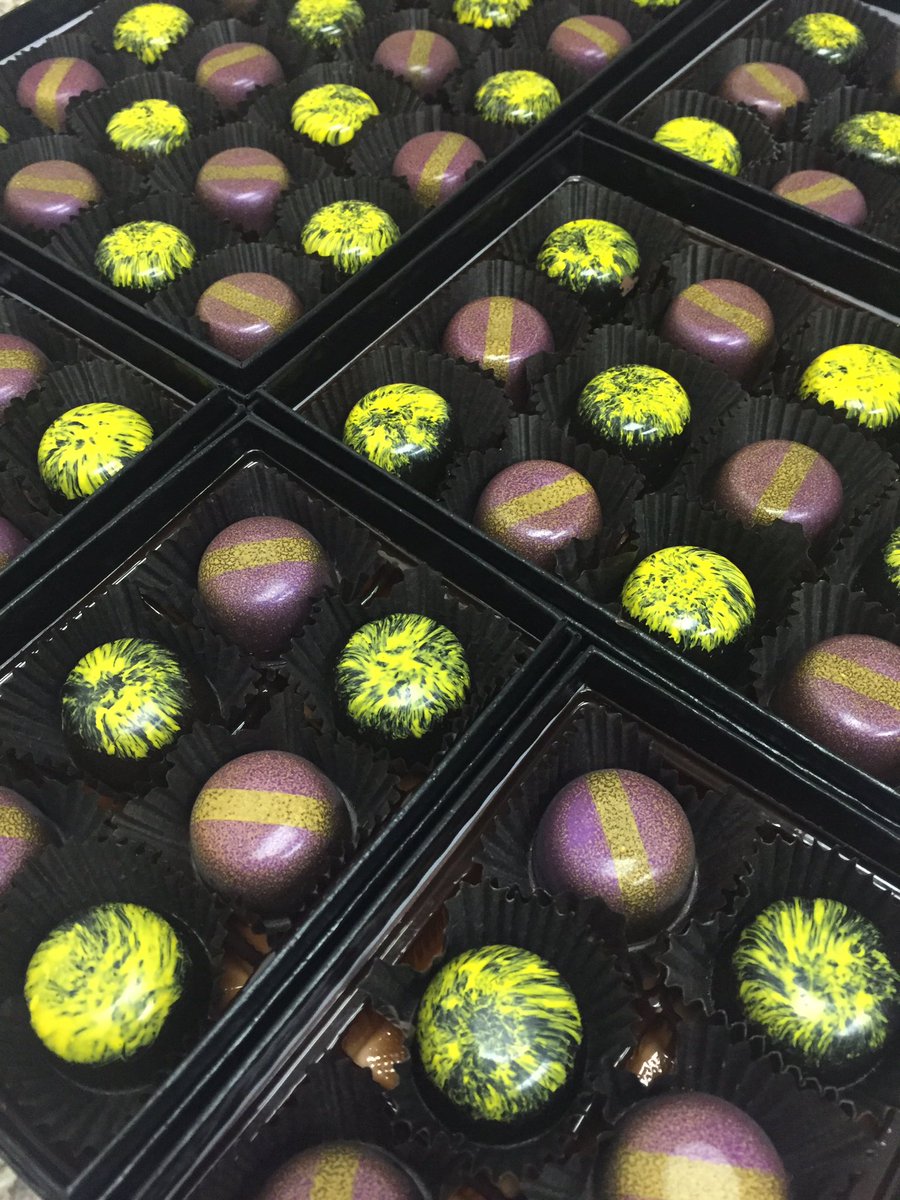 BTChoc's tweet photo. September free chocolate give-away, open until Fri morning https://t.co/9FobEkq7Ys https://t.co/tI2YjQB0Ew
