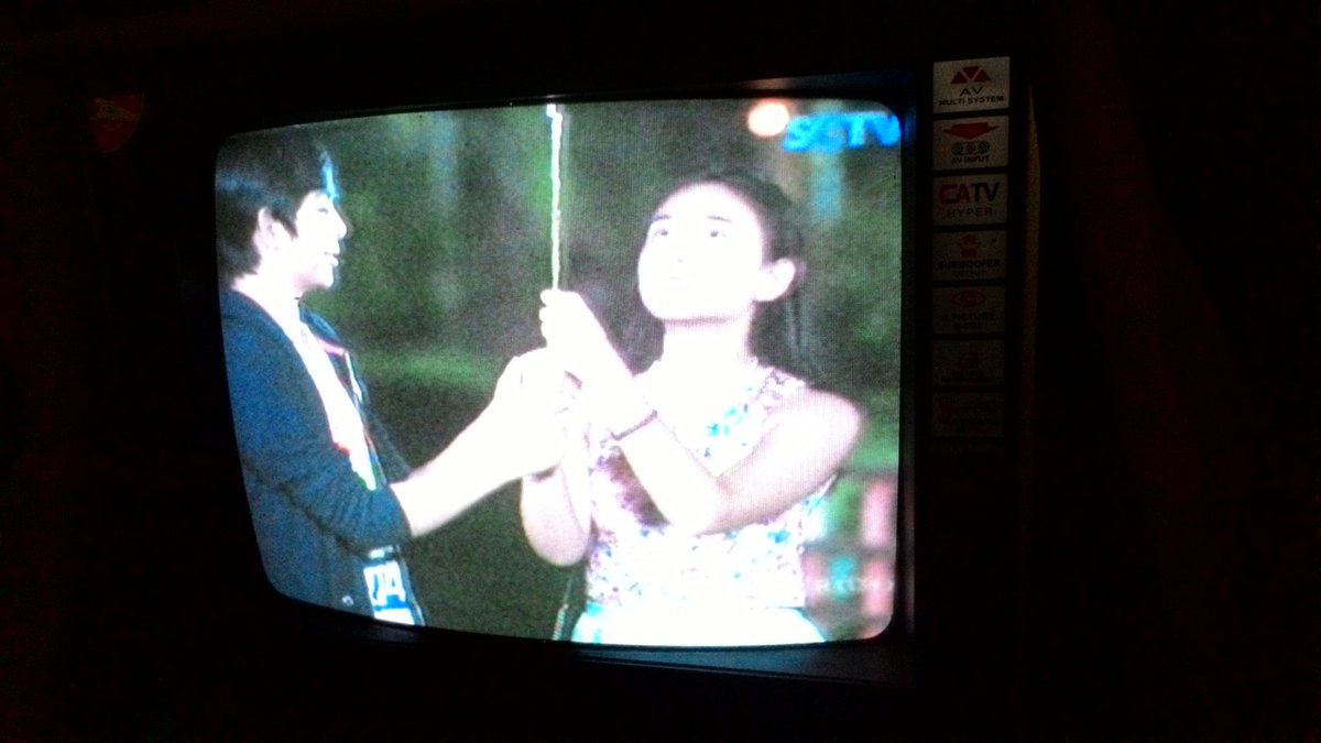 putra190500's tweet photo. Ahh, ariel sma eric so sweet banget sii jdi baper nii..?😱😥 #MILSCTVeps144 https://t.co/SzoqN95bZO