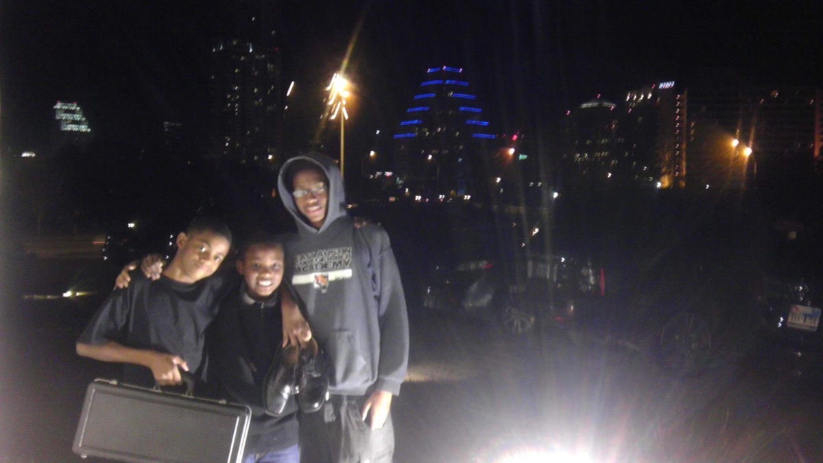 mindofachamp512's tweet photo. #tbt w/ the brodies https://t.co/8OPyRRCfSA