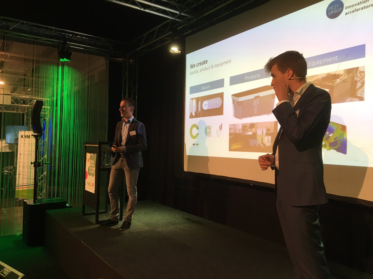 Nu op het podium in de lezingenzaal BBE: Martin Tietema van @KNN_NL en Thijs Feenstra van Pezy over PHA kunststof! Zeer bijzonder product!