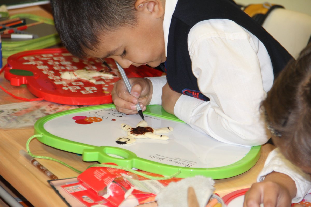 spectrum_is's tweet photo. Grade 2 students enjoyed their Play Dough during the Languages Week
#nurorda #katev #astana #LanguagesWeek https://t.co/RKDdkAfKM4
