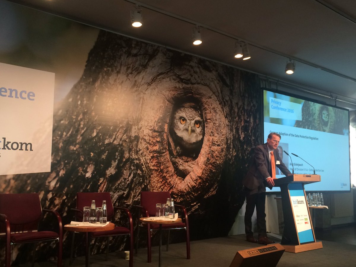 Bitkom_Privacy's tweet photo. Spannend! Eickelpasch aus dem @BMI_Bund kommentiert geleakten ersten Entwurf zum #datenschutz - Gesetz auf #pco16 https://t.co/NNwij8lbRK