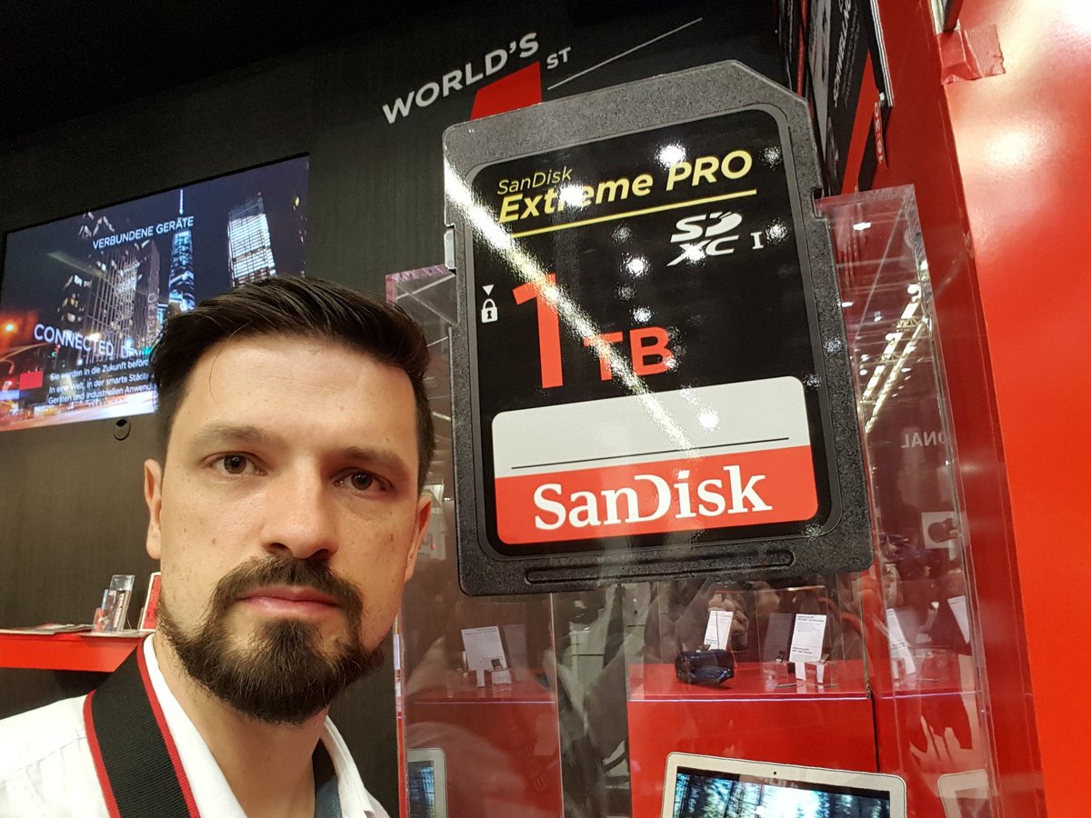 Da ist das Ding ;) <a href="/SanDisk/">Sandisk</a> #photokina2016 computerbild.de/artikel/avf-Ne…