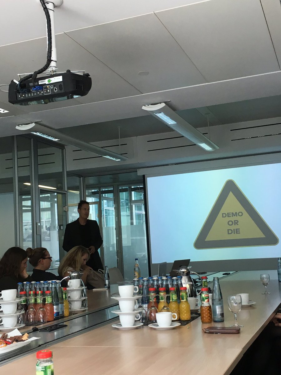 vagabon_digital's tweet photo. Talking about #digital #transformation with @lazerfreak from @welt and @UdKBerlin https://t.co/wC6vWvkZ0C