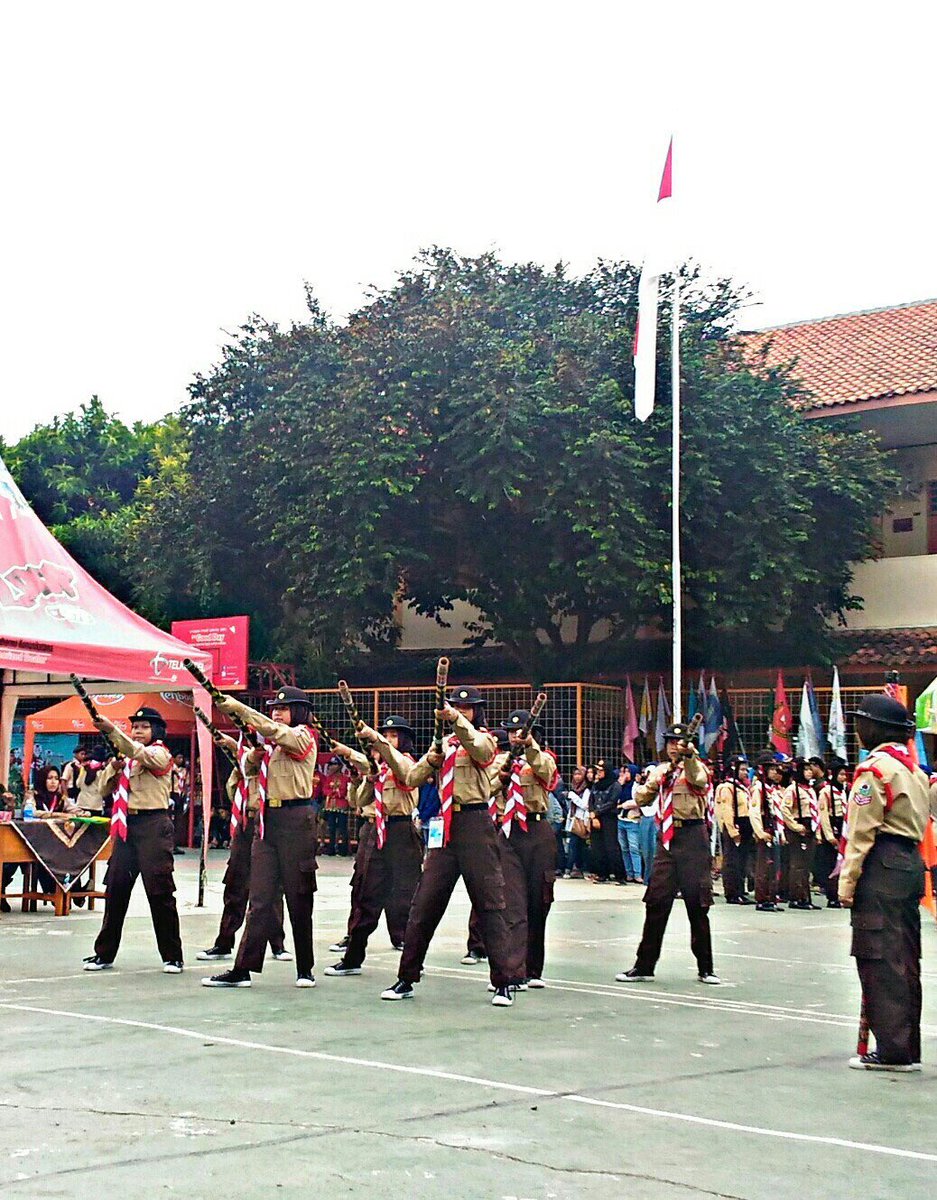 ALBULARANG's tweet photo. [12] cc: @TELEplusMagz @pramukaupdate @smanda_tamsel @smanda_osis #lombafotoTPLUSMagz #HUTALBULARANGXIII https://t.co/sb7Bhgx0KW