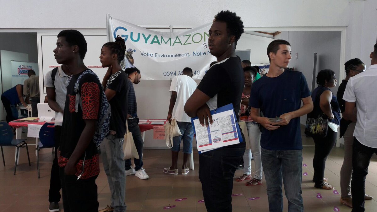 JOM_Guyane's tweet photo. #FPJ2016 | ❗️Jour 2❗️ : Les professionnels de l'emploi en Guyane vous attendent, avec le sourire 😀 https://t.co/JIpjtuZtaa