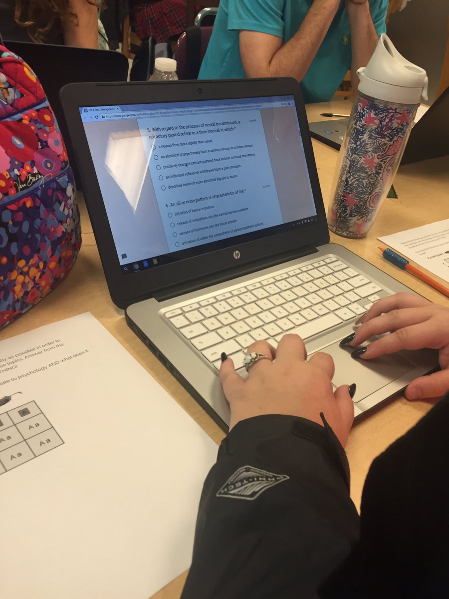 Just336Ash's tweet photo. Google Form Online Assessment for the win! #GoGreen #GrahamGreat #InstantGrade https://t.co/TcmRpAgHlt