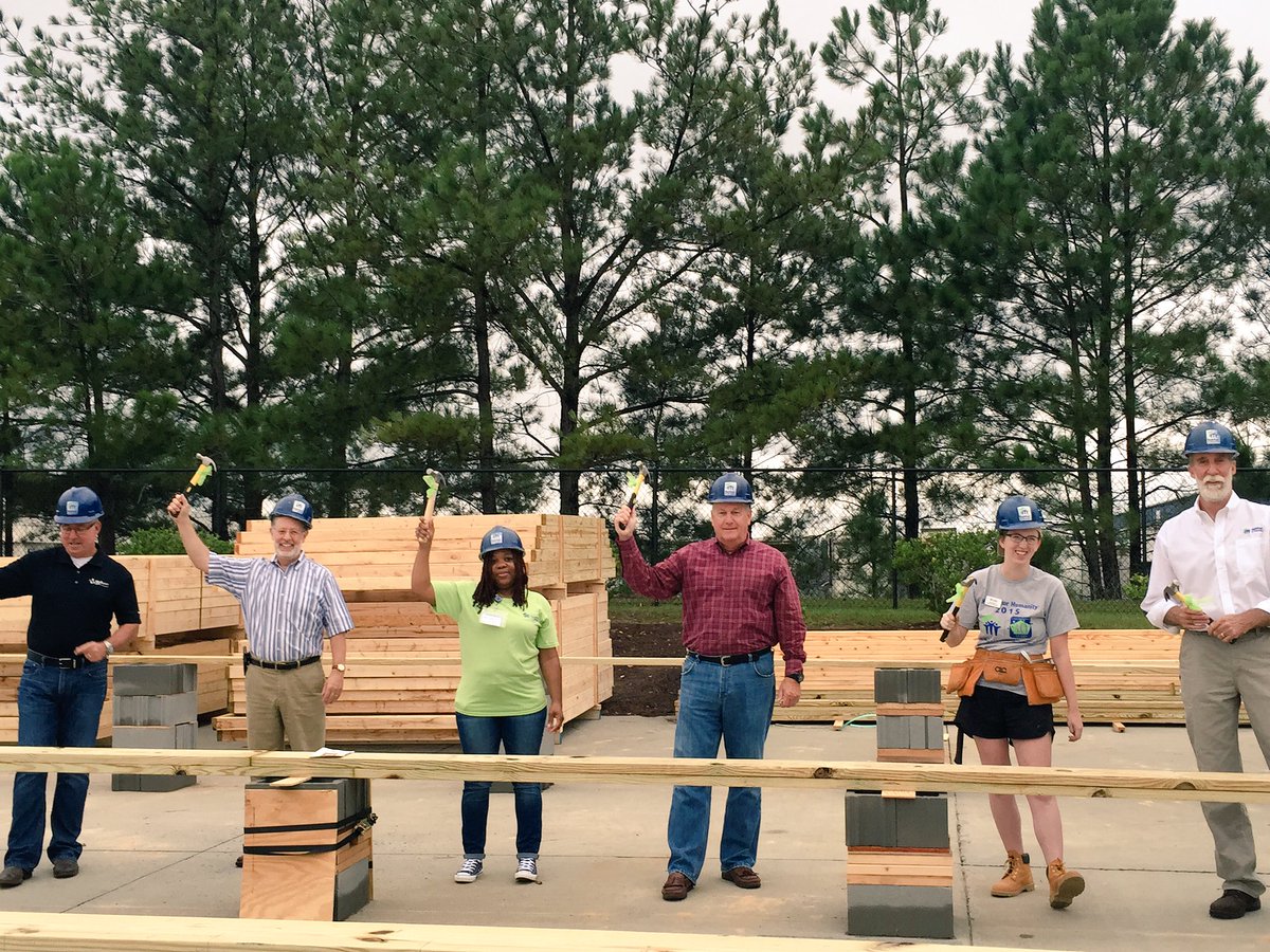 MidlandsHabitat's tweet photo. The first build of the fall is officially underway! Congrats Melissa! Thanks @Shealy1945 @SchneiderElec #HopeBuilders2016 #ShealyElectrical https://t.co/sTRtdValko