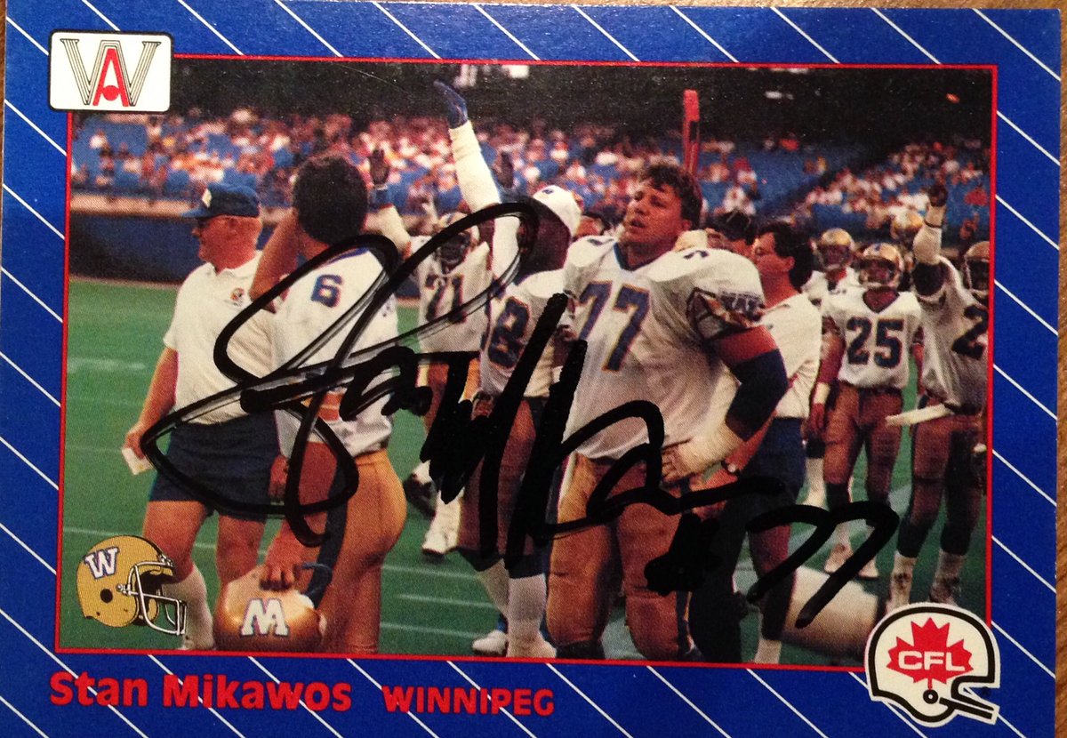 PegCityCade's tweet photo. A few @Wpg_BlueBombers legends signed autographs and chatted last night. @bobmolle @BigBluto63 , Mikawas and Helton were awesome!👍🏻 https://t.co/m1aujALd0E