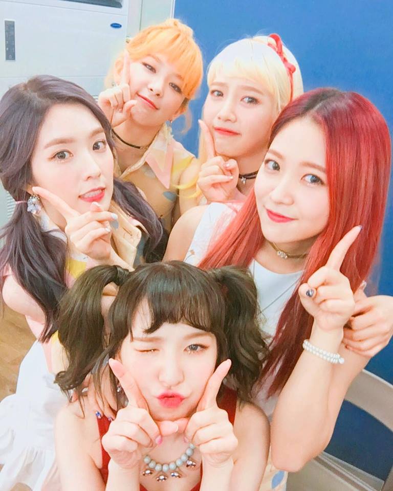 imbaeshookedt's tweet photo. CONGRATS LOVELIESS!!
#RedVelvet4thWin 
#RedVelvet5thWin https://t.co/0oMvPPH0c4