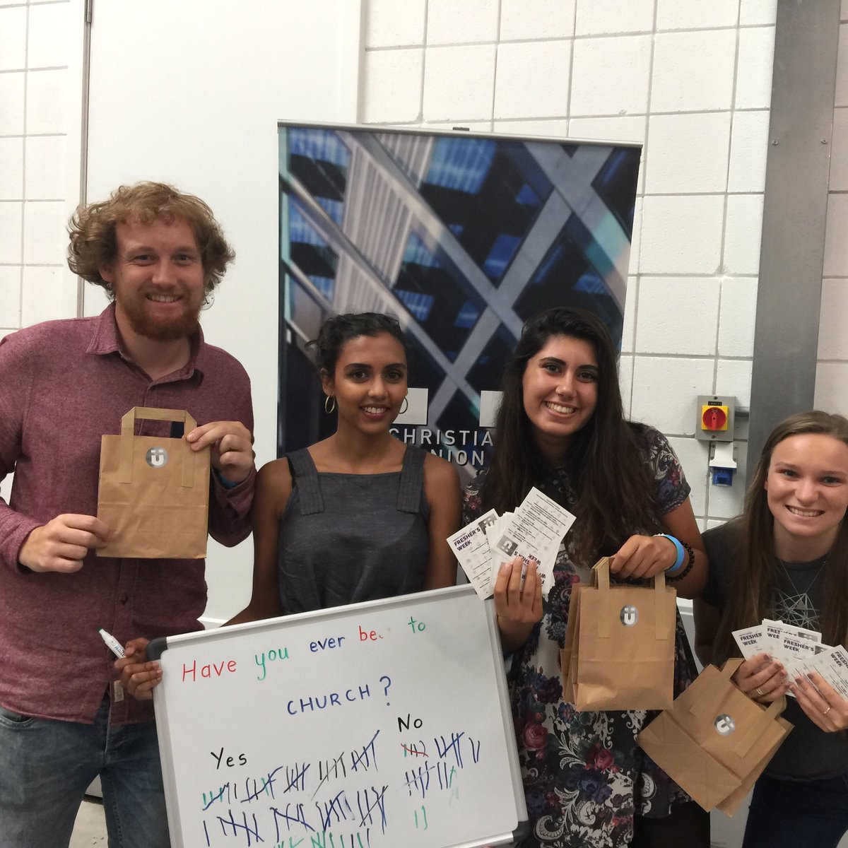 ManMetCU's tweet image. Still going strong at the freshers fair! We've nearly given out 300 bags!! Come and get the last few #CUNews