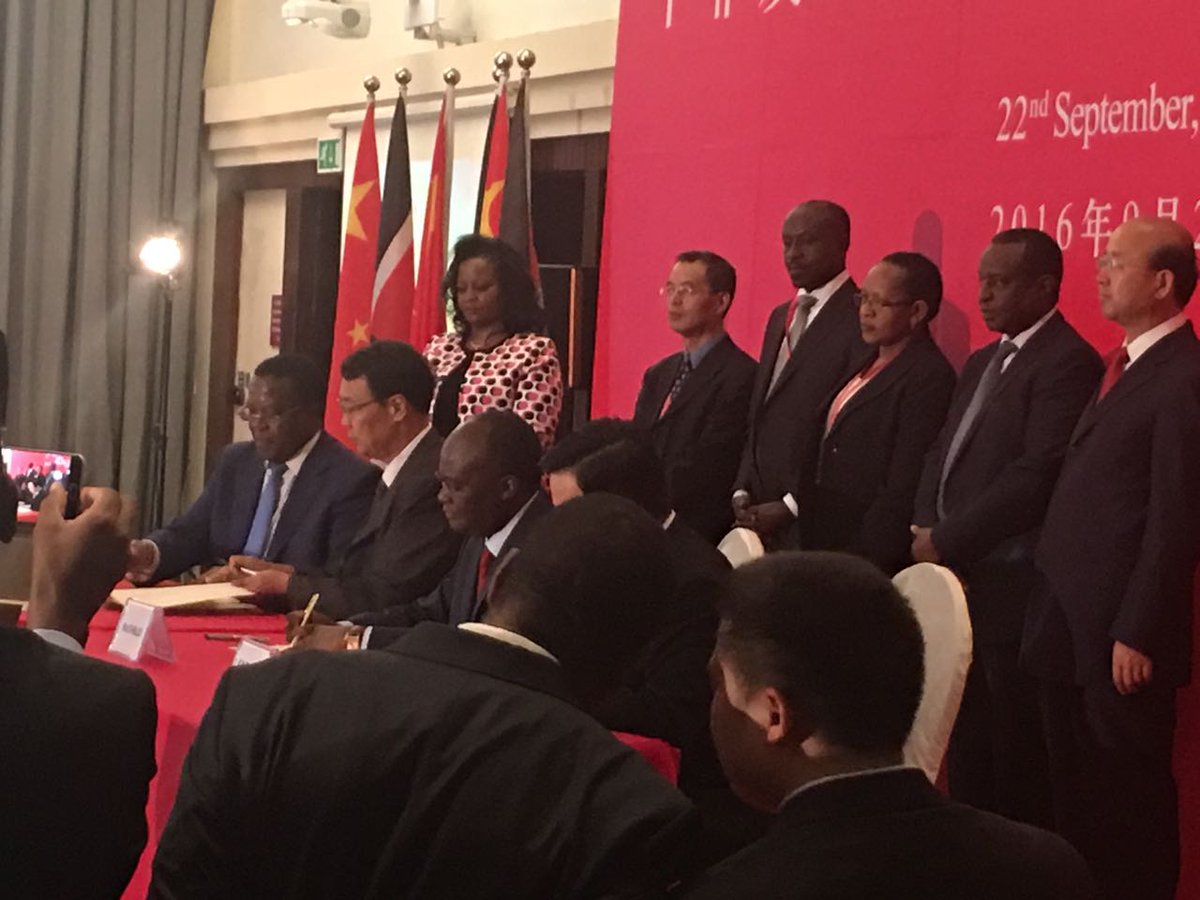 SurayaProperty's tweet photo. Our CEO @peter_muraya &amp; MD @sue_muraya signing an MOU to develop housing units with CADFund, CCECC, CS @JamesMacharia_ , CS @HKRotich today https://t.co/Fst1WZtsIZ
