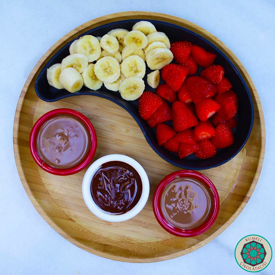 Üç çikolatalı fondü. <3