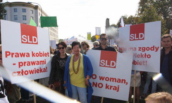 We too support #czarnyprotest in #Poland. Women's rights can't be jeopardised this way! RT if you believe in every woman's right to choose