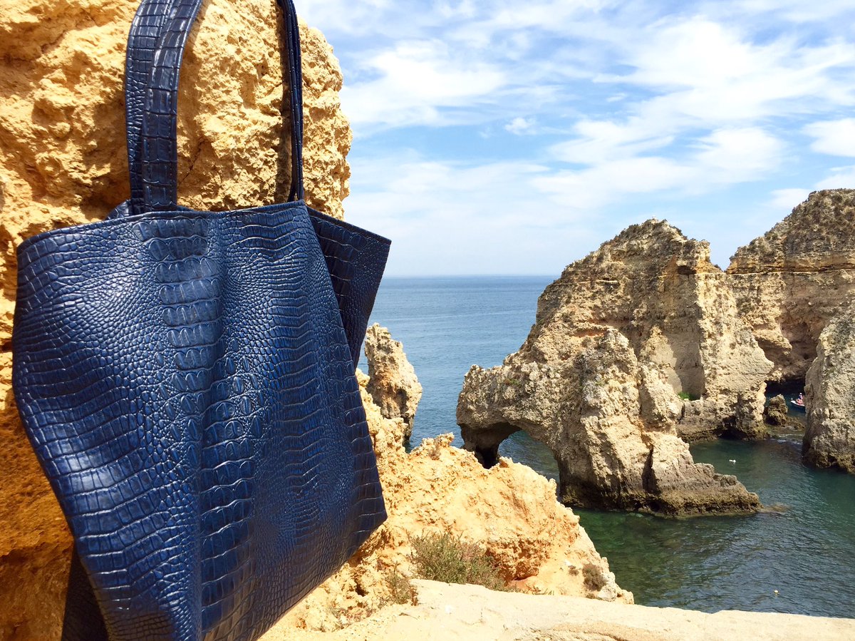 LeniPenn's tweet photo. Mornings in paradise with a Medium #LPTote in Navy Crocodile 🌊☀️ #LeniPenn #aroundtheworld #everythingtote #mallorca #travelstyle https://t.co/Rvr29bUyUw