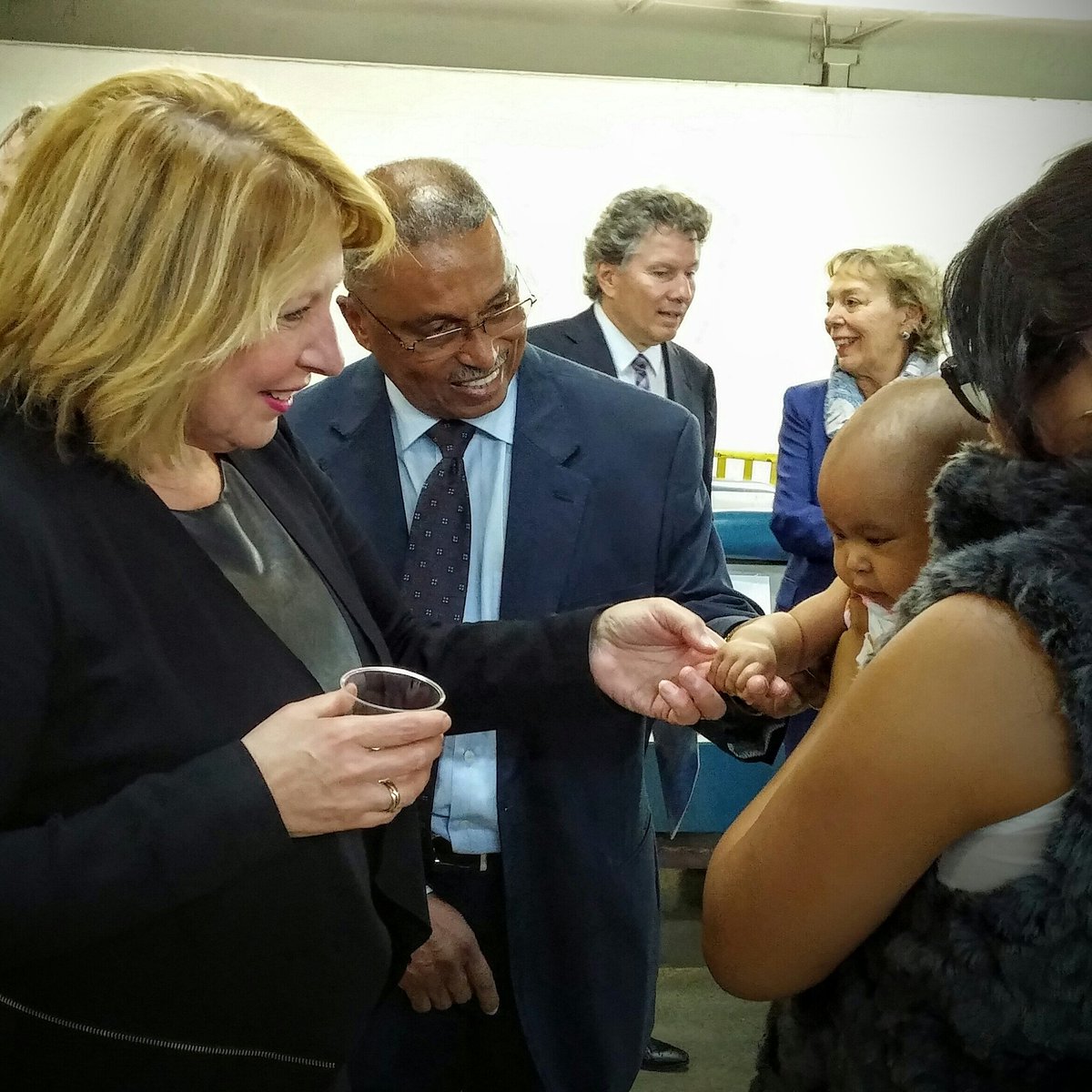 csiquebec's tweet photo. De la belle visite à CSI. Merci Mme la ministre @stpierre_ch et au @MRIF_Quebec #Madagascar https://t.co/yNiv5Rafn7