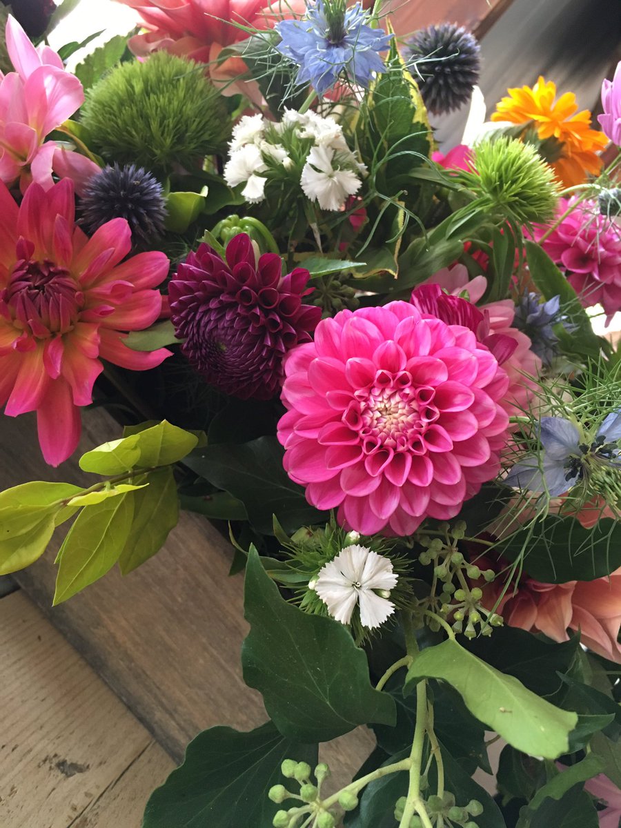 It's all starting to happen! The florists from #HowburyFarmFlowers have arrived!!