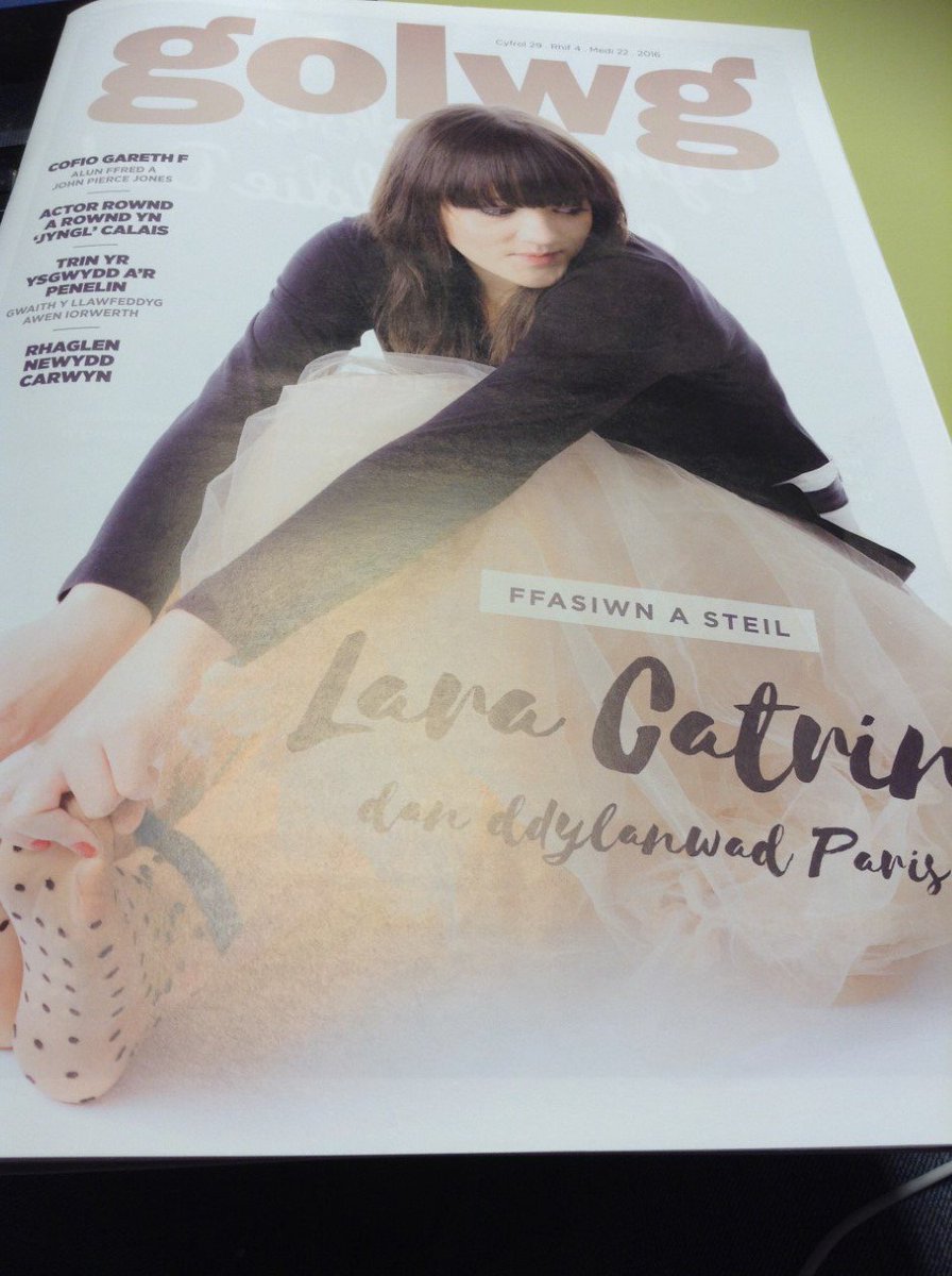 Celf? Ffasiwn? - mae yna ddigonedd o sylw i'r rhain yn rhifyn yr wythnos hon golwg360.cymru/rhifyn-newydd-…