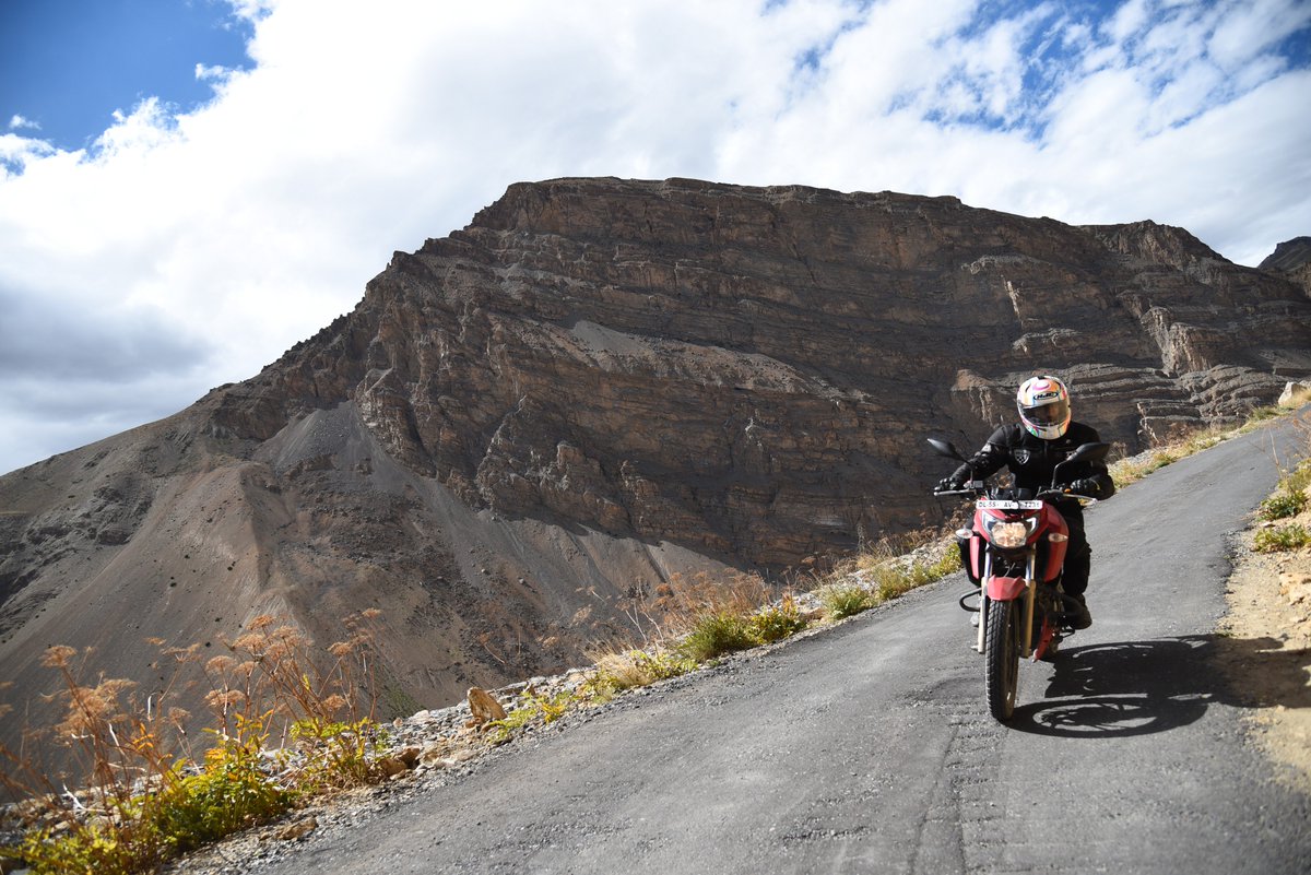 evoIndia's tweet photo. Stages like the Kaza-Komic section make the Raid, the place is so breathtakingly beautiful and yet absolutely terrifying. #RTRonRaid https://t.co/pT5NFxf53l