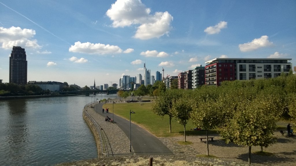 Was ist das für 1 Herbst?Ich verlange Regen, Nebel und niedrige Temperaturen.