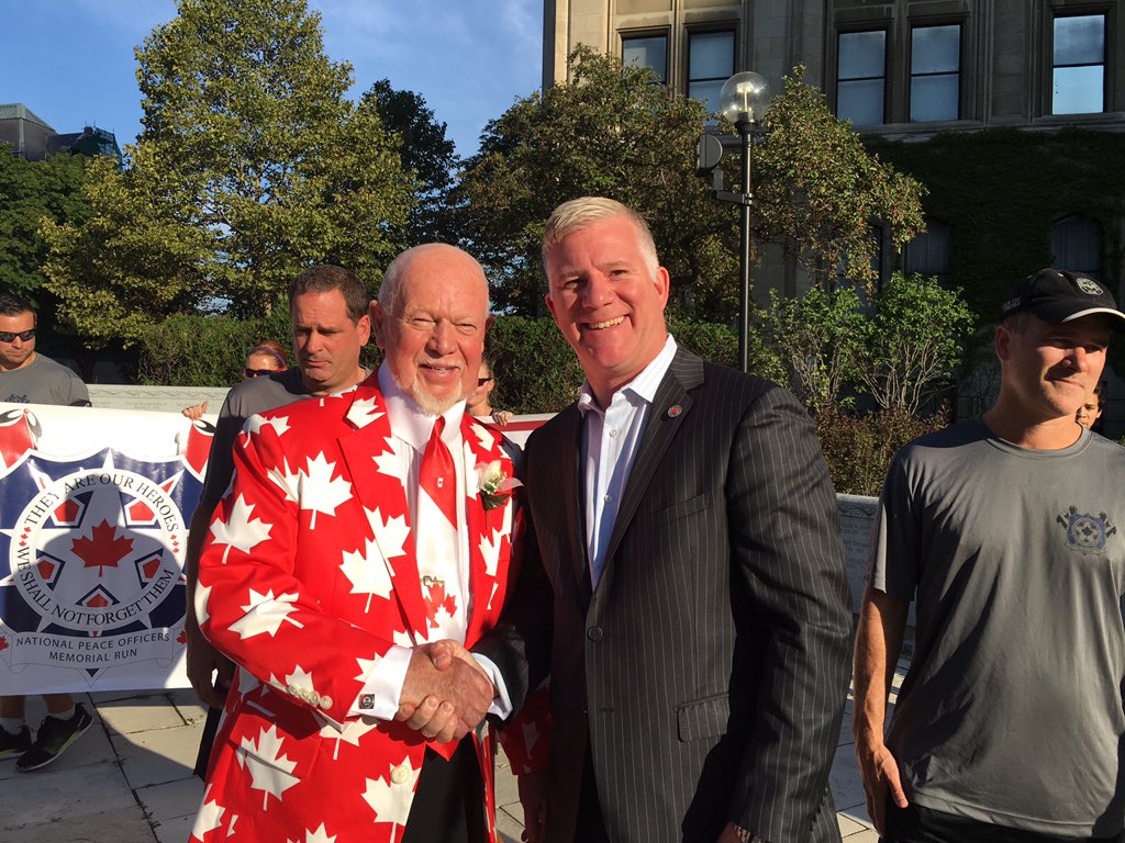 RondiCraig's tweet photo. @460km @TorontoPolice @tpaca #RunToRemember honoured 2 rep @TPAca &amp; OPMF @HeroesInLife National Police Memorial Run! https://t.co/2OvdQnAeJD