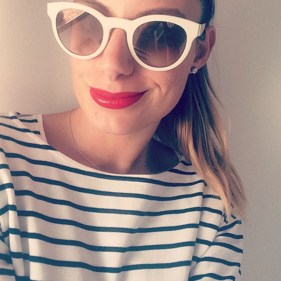 demartingiulia's tweet photo. Today wearing @blackfineyewear #gold #mirror #sunglasses 😎😎😎😎 #redlips #blog #eyewear #whi… https://t.co/DScFMOfJLB https://t.co/pMOMkwVXWP
