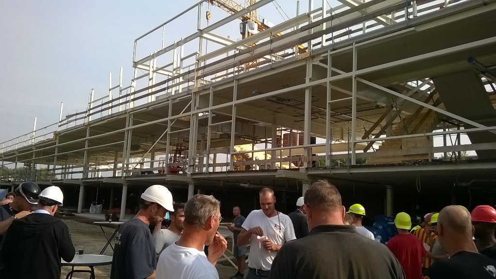 Buijtelaar's tweet photo. Zojuist aanwezig geweest bij de viering van het hoogste punt van het sportcomplex Amerena. Dank aan alle bouwers! https://t.co/VaBKzsjjuh
