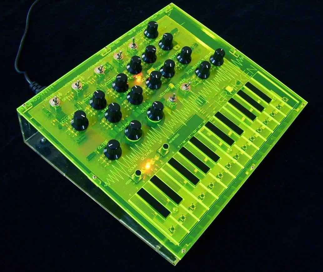 musicdevice's tweet photo. $449 のシンセサイザー　キーボード部が単にタクトスイッチという割り切りが凄い。私にはできません　#AtomoSynth Krakken https://t.co/AZtWWGBZuP https://t.co/OD3D2OB8Pk