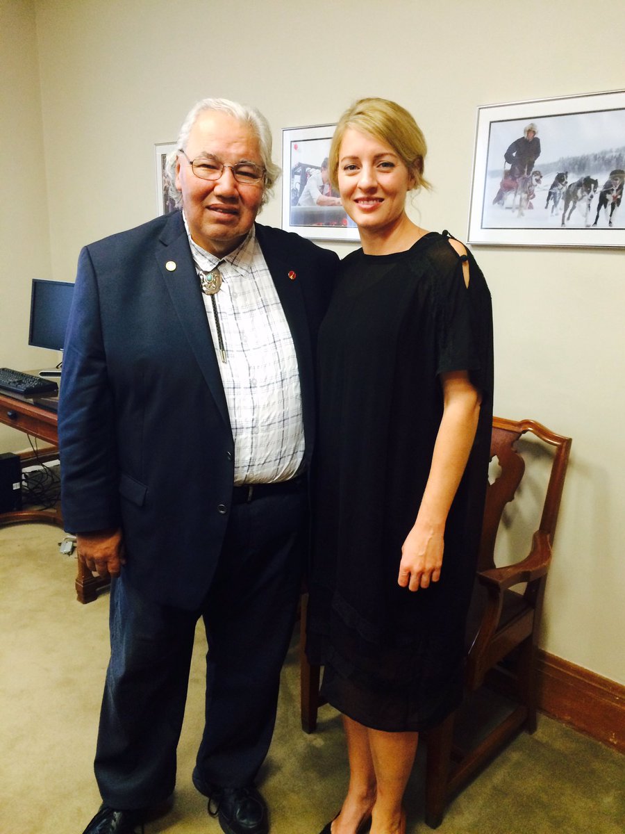 melaniejoly's tweet photo. Meegwetch Senator Sinclair - It was a pleasure to discuss Indigenous language and culture with you this morning @SenSincmurr #cdnpoli https://t.co/FgHaUePkLJ