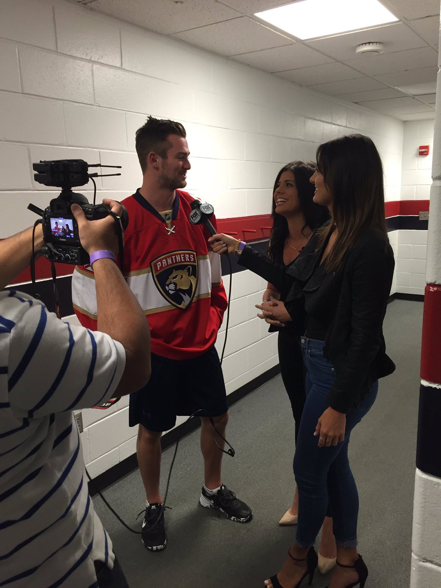 FanDuelSNHockey's tweet photo. Catch an all-new #Florida4 with @HanaOstapchuk and @AshleyCascio13 soon! Sneak peek with @loganshaw11 https://t.co/xSdSIlWVVY